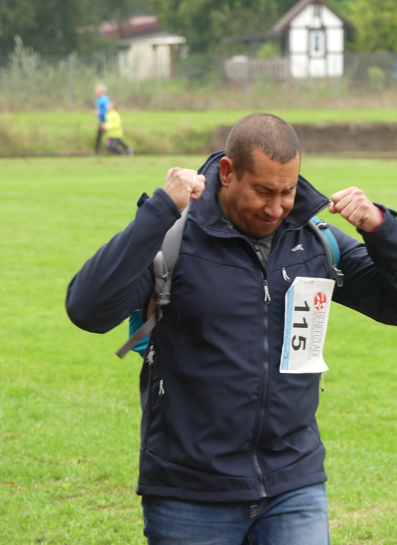 Bild vom 13. Benefizlauf im Jahr 2022. Dies ist das 104. Bild.